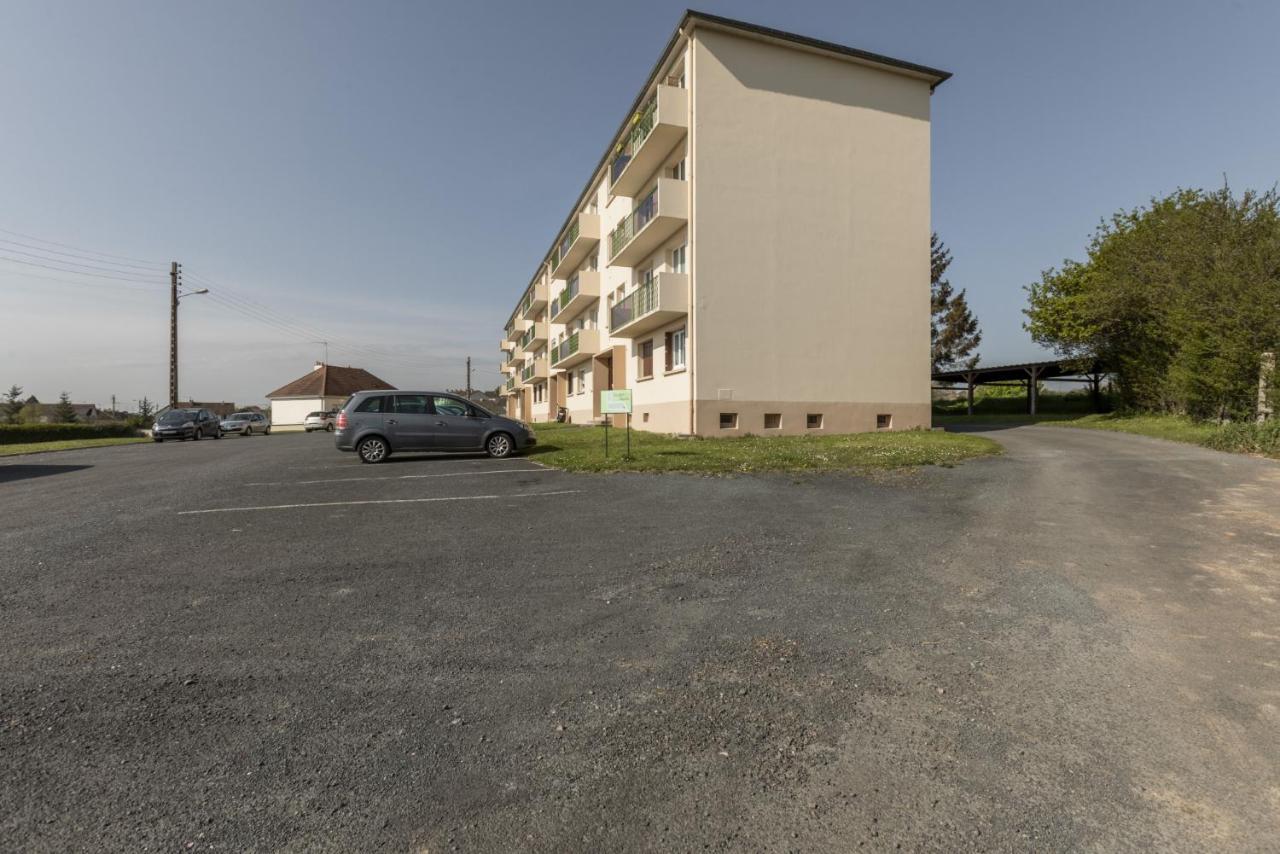 Lacolline-Ponthebert,Com - Appartement Entier Renove -Grand Parking Gratuit, Tout Equipe, Confortable, Netflix Et Amazon Prime Gratuits Et Illimites, Matelas Emma, Lave Linge, Vue Sur La Vallee, Rdc Pont-Hebert Exterior foto
