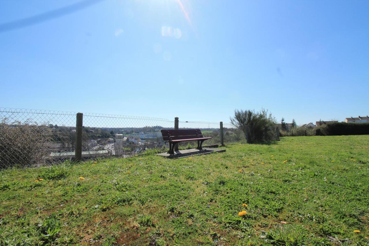 Lacolline-Ponthebert,Com - Appartement Entier Renove -Grand Parking Gratuit, Tout Equipe, Confortable, Netflix Et Amazon Prime Gratuits Et Illimites, Matelas Emma, Lave Linge, Vue Sur La Vallee, Rdc Pont-Hebert Exterior foto