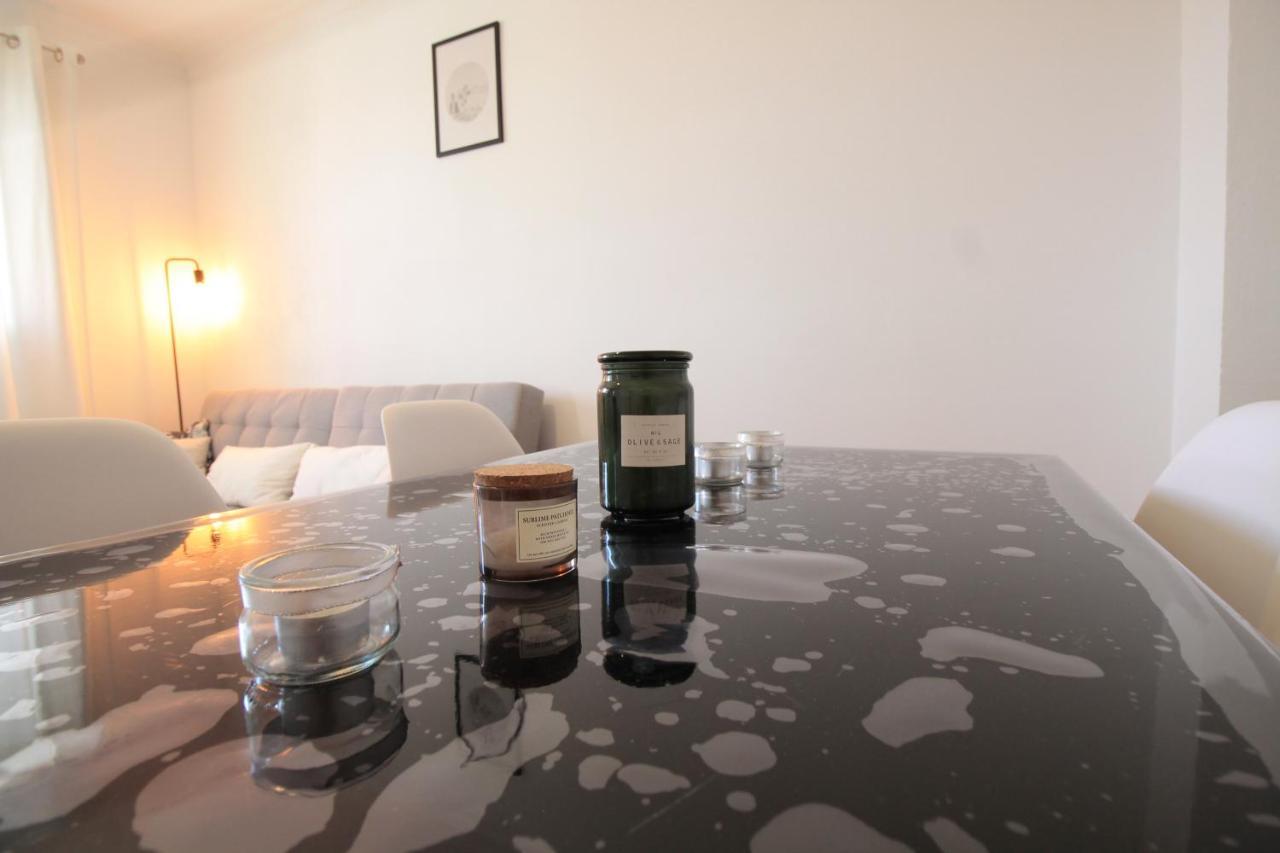 Lacolline-Ponthebert,Com - Appartement Entier Renove -Grand Parking Gratuit, Tout Equipe, Confortable, Netflix Et Amazon Prime Gratuits Et Illimites, Matelas Emma, Lave Linge, Vue Sur La Vallee, Rdc Pont-Hebert Exterior foto